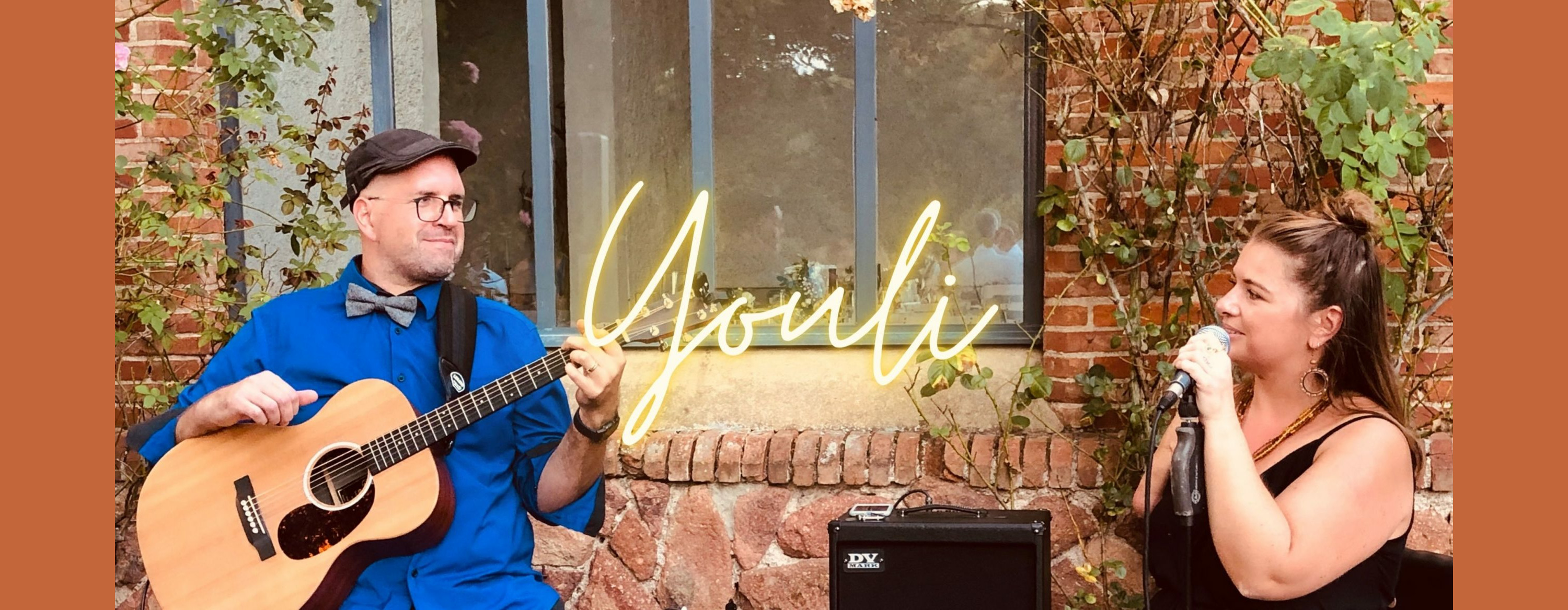 Youli duo : Youssef Manar à la guitare et Julie Reina au chant